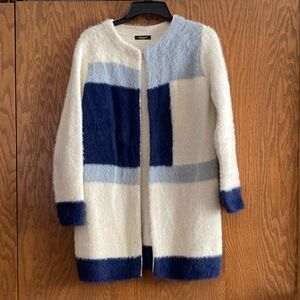 Chic Colorblock Cardigan in Blue and White